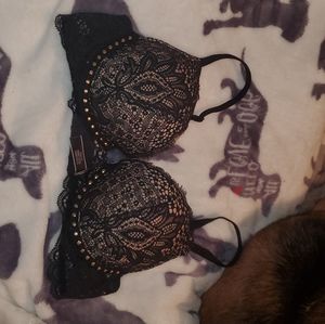 34a Victoria's secret push up bra